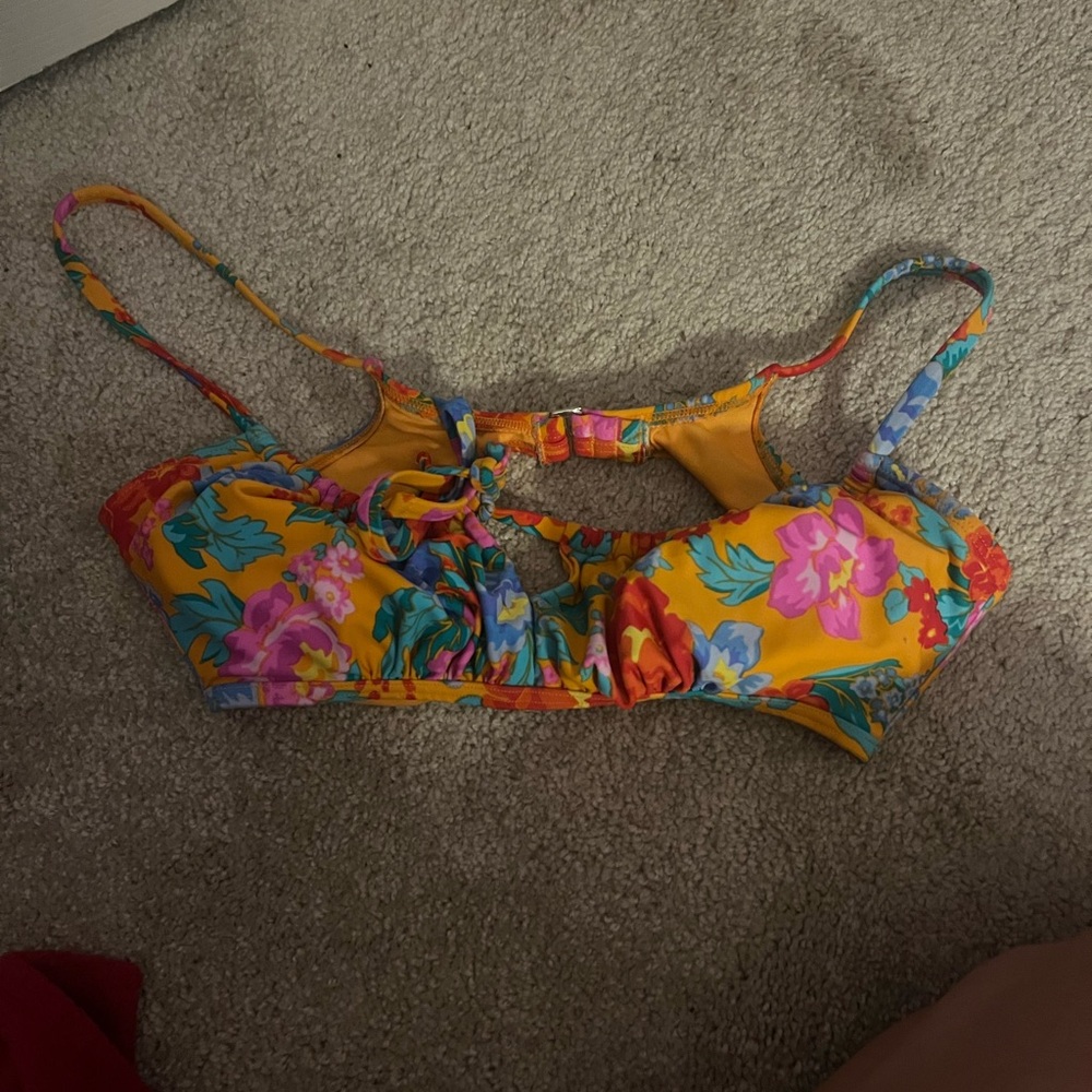 Floral bikini top!